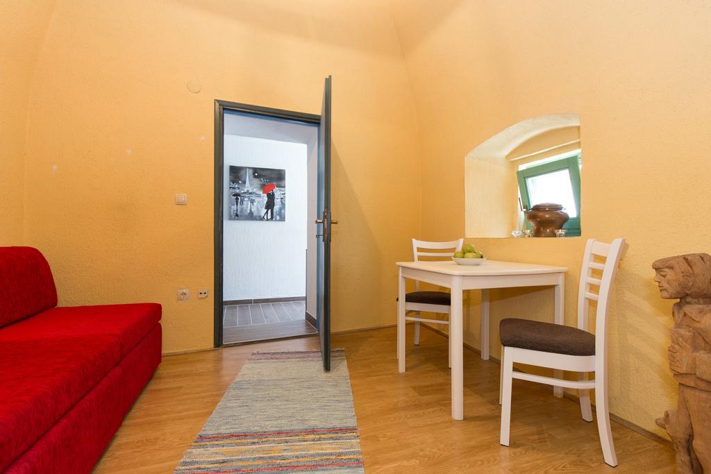 Yvonne Daire Krk Town Dış mekan fotoğraf
